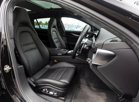 Porsche Panamera Turbo Sport Turismo 12