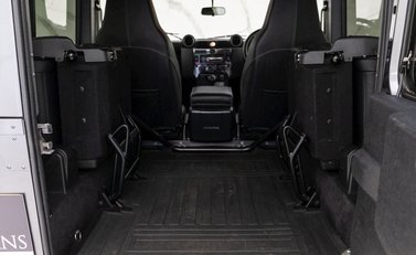 Land Rover Defender 90 Landmark 25