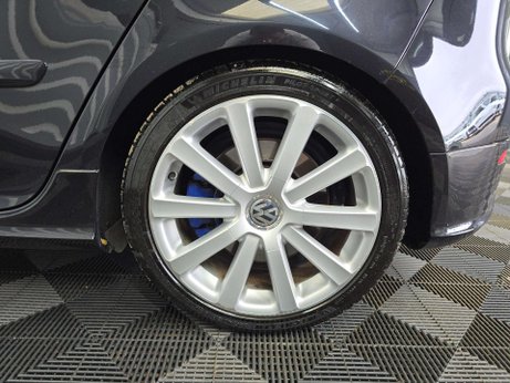 Volkswagen Golf 3.2 V6 R32 Hatchback 5dr Petrol DSG 4Motion (233 g/km, 247 bhp) 23