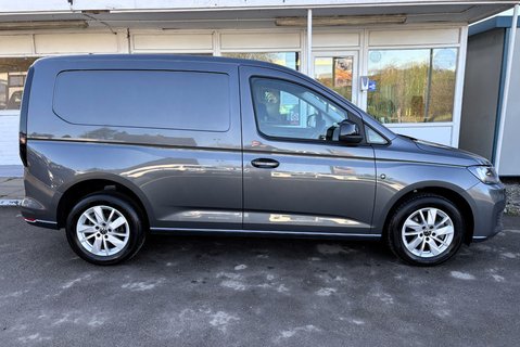 Volkswagen Caddy C20 122 ps Tdi Commerce Pro DSG Panel Van 10