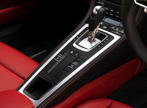 Porsche 718 Cayman 16