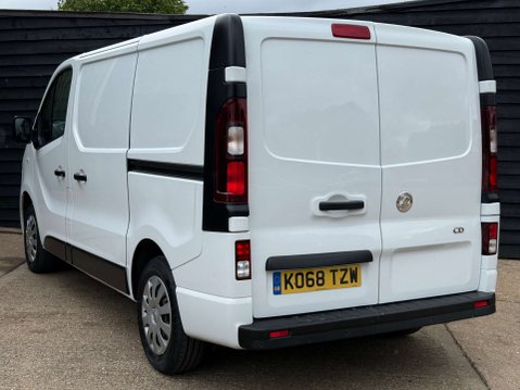 Vauxhall Vivaro 1.6 Vivaro 2700 Sportive CDTi 12
