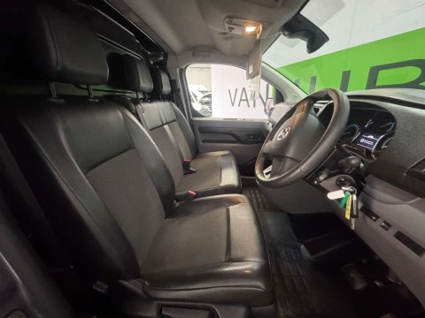 Vauxhall Vivaro Vivaro 3100 Dynamic 15