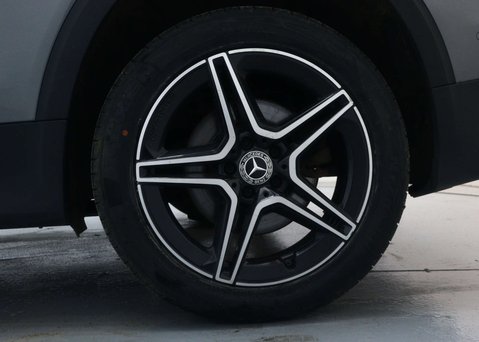 Mercedes-Benz GLB 1.3 GLB200 AMG Line (Premium) SUV 5dr Petrol 7G-DCT Euro 6 (s/s) (163 ps) 15