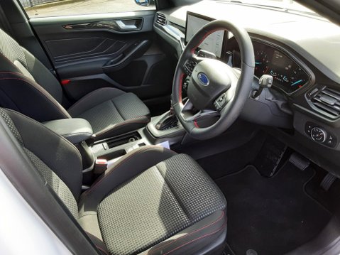 Ford Focus ST-LINE 9