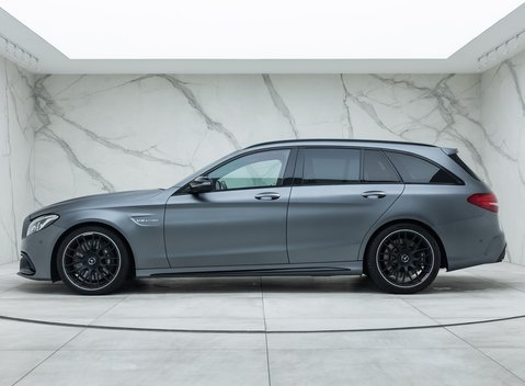 Mercedes-Benz C63 AMG PREMIUM Estate 2