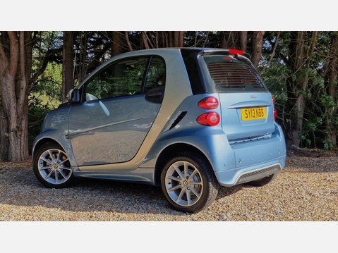 Smart Fortwo Coupe 1.0 MHD Passion Coupe 2dr Petrol SoftTouch Euro 5 (s/s) (71 bhp) 4