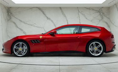 Ferrari GTC4 Lusso V12 5