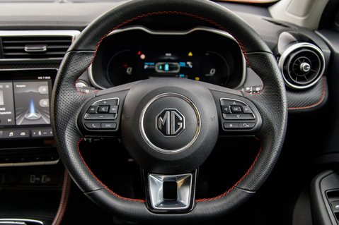 MG ZS TROPHY 21