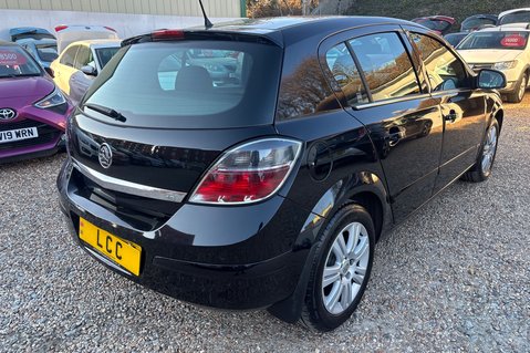 Vauxhall Astra ELITE.. AUTOMATIC.. 16 SERVICES.. 13 MAIN DEALER.. LOOK ONLY 30K MILES..  19
