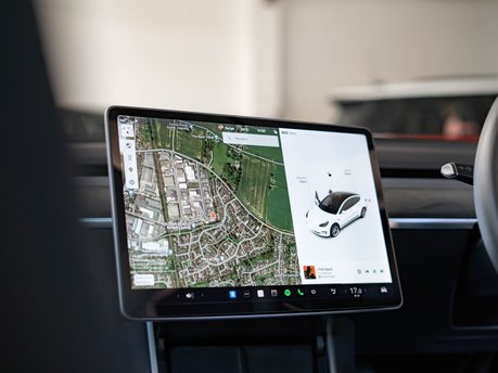 DISPLAY SWIVEL BRACKET FOR MODEL 3 (INCLUDING HIGHLAND) AND MODEL Y  2