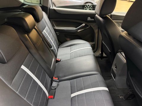 Ford Kuga 2.0 TDCi Titanium AWD Euro 5 5dr 39