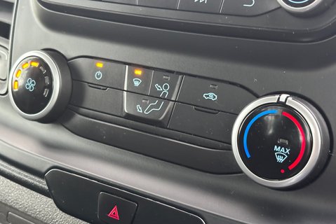 Ford Transit 350 Drw L4 130 ps Single Cab Dropside Truck 17