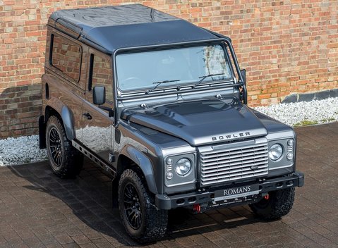 Land Rover Defender 90 XS Bowler 8