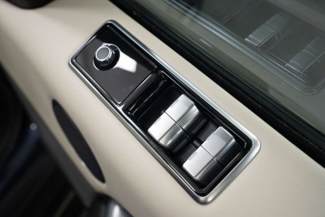 Land Rover Range Rover Sport 3.0 Range Rover Sport HSE Dynamic SDV6 Auto 4WD 5dr 16