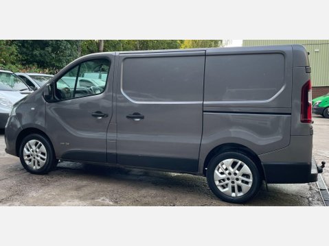 Renault Trafic 1.6 dCi 27 Sport SWB Standard Roof Euro 5 5dr 19