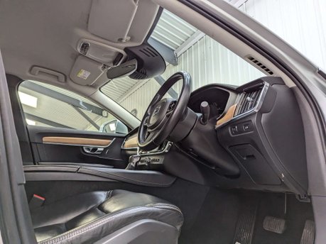 Volvo S90 2.0 S90 Inscription D5 PowerPulse AWD Auto 4WD 4dr 49