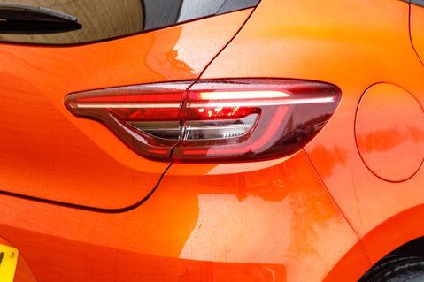 Renault Clio ICONIC TCE 9