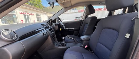 Mazda 3 TS..LOTS OF HISTORY.. 14 SERVICES.. LAST OWNER 11 YEARS.. BLUETOOTH 1