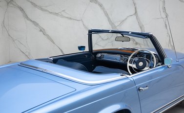 Mercedes-Benz 280 SL W113 Pagoda 46