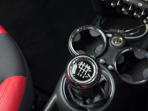 Mini Hatch 1.6 Cooper S Euro 5 (s/s) 3dr 73