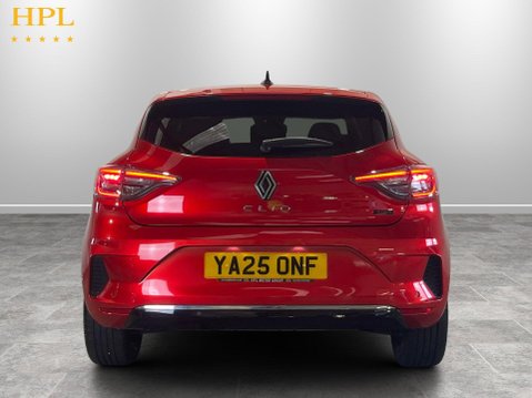 Renault Clio 1.6 E-TECH techno Hatchback 5dr Petrol Hybrid Auto Euro 6 (s/s) (145 ps) 6