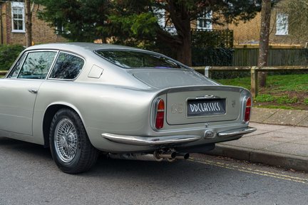Aston Martin DB6 Mark II 13