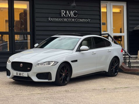 Jaguar XF 3.0d V6 S Saloon 4dr Diesel Auto Euro 6 (s/s) (300 ps) 7