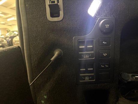 Land Rover Discovery 3.0 TD V6 HSE Auto 4WD Euro 6 (s/s) 5dr 15