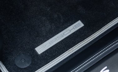 Porsche Taycan TURBO S CROSS TURISMO 24