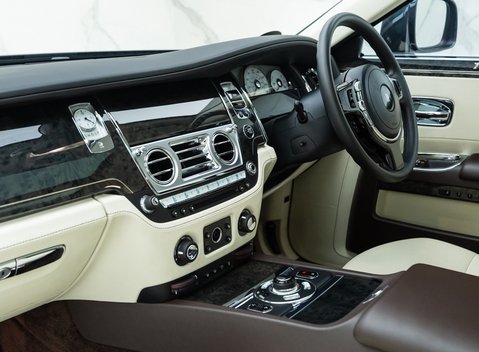 Rolls-Royce Ghost V12 30