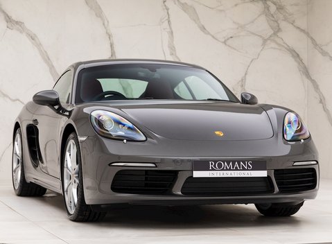 Porsche 718 Cayman 1