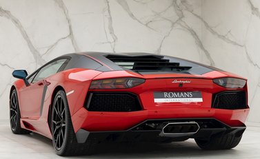 Lamborghini Aventador LP 700-4 Pirelli Edition 3