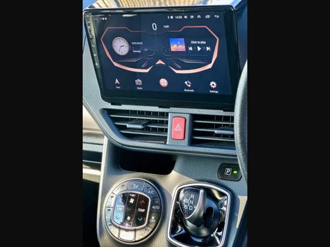 Toyota Noah Hybird 7 Seaters 5