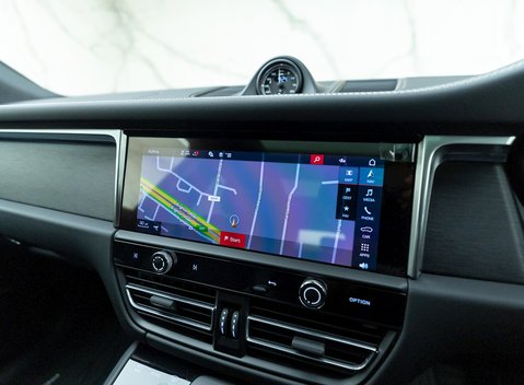 Porsche Macan GTS 19