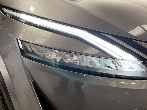 Nissan Qashqai 1.3 DIG-T MHEV N-Connecta SUV 5dr Petrol Hybrid Manual Euro 6 (s/s) (140 ps 9