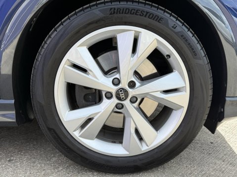 Audi Q4 40 S line SUV 5dr Electric Auto 82kWh (204 ps) 14
