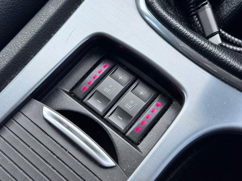 Ford Mondeo 2.0 TDCi Titanium X Euro 5 5dr 9