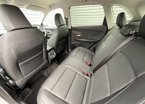 MG ZS 1.5 HYBRID+ TROPHY 17