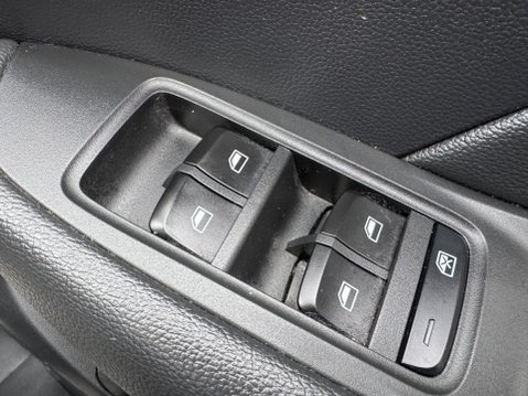 MG ZS 44.5kWh Exclusive Auto 5dr 35