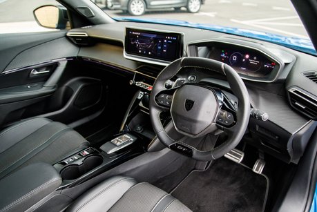 Peugeot 2008 PURETECH EAT8 S/S GT