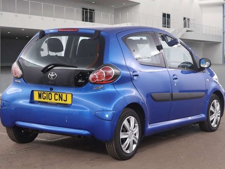 Toyota Aygo 1.0 Aygo Blue VVT-i Semi-Auto 5dr 14