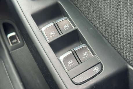 Audi A4 2.0 TDI Black Edition Saloon 4dr Diesel Manual Euro 5 (s/s) (177 ps) 31