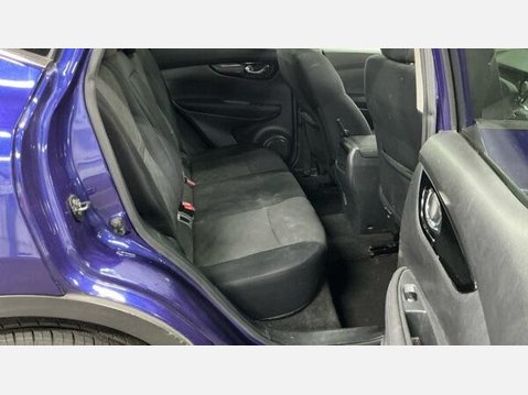 Nissan Qashqai 1.2 DIG-T N-Connecta 2WD Euro 6 (s/s) 5dr 9