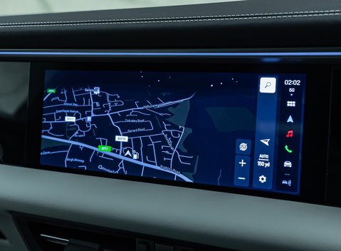 Porsche Macan 4 Electric 24