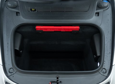 Porsche 911 GT3 (991.2) 33