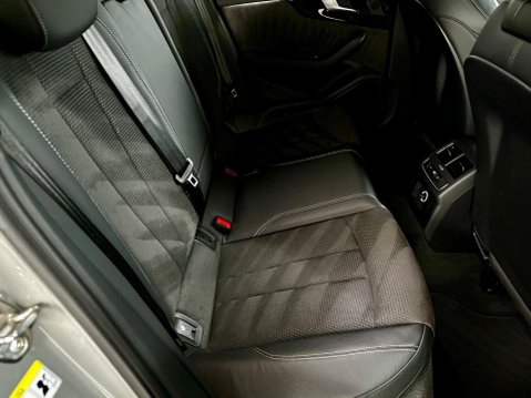 Audi A4 2.0 TFSI 40 Black Edition S Tronic Euro 6 (s/s) 5dr 47