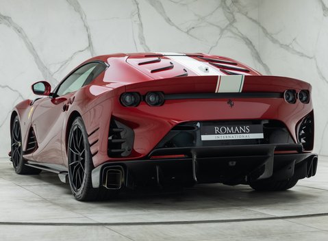 Ferrari 812 Competizione 10