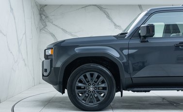 Toyota Land Cruiser Invincible 48