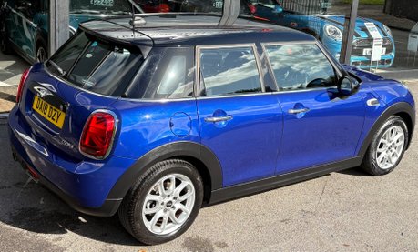 Mini Hatch Cooper 1,5 Petrol Manual Pepper Nav 5 door - APPLE CARPLAY - REAR PARK 10
